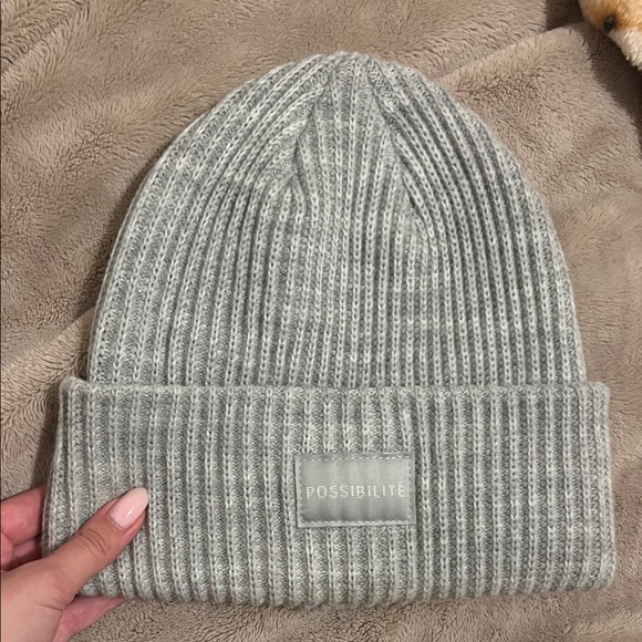H&M Gray Ribbed Beanie - Picture 4 of 4